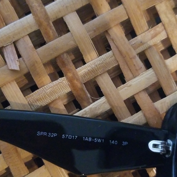 Prada sunglasses - Picture 4 of 6